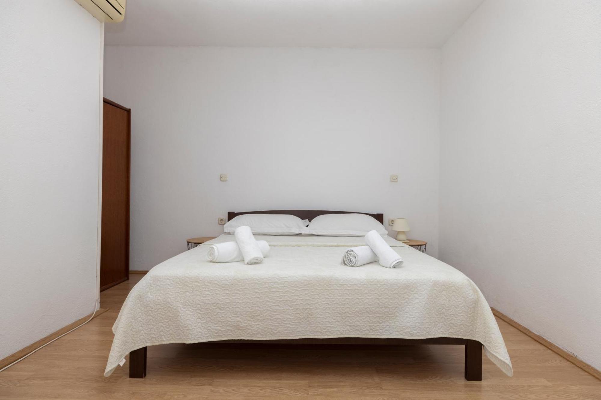 Apartments Family Roso Promajna Exterior photo