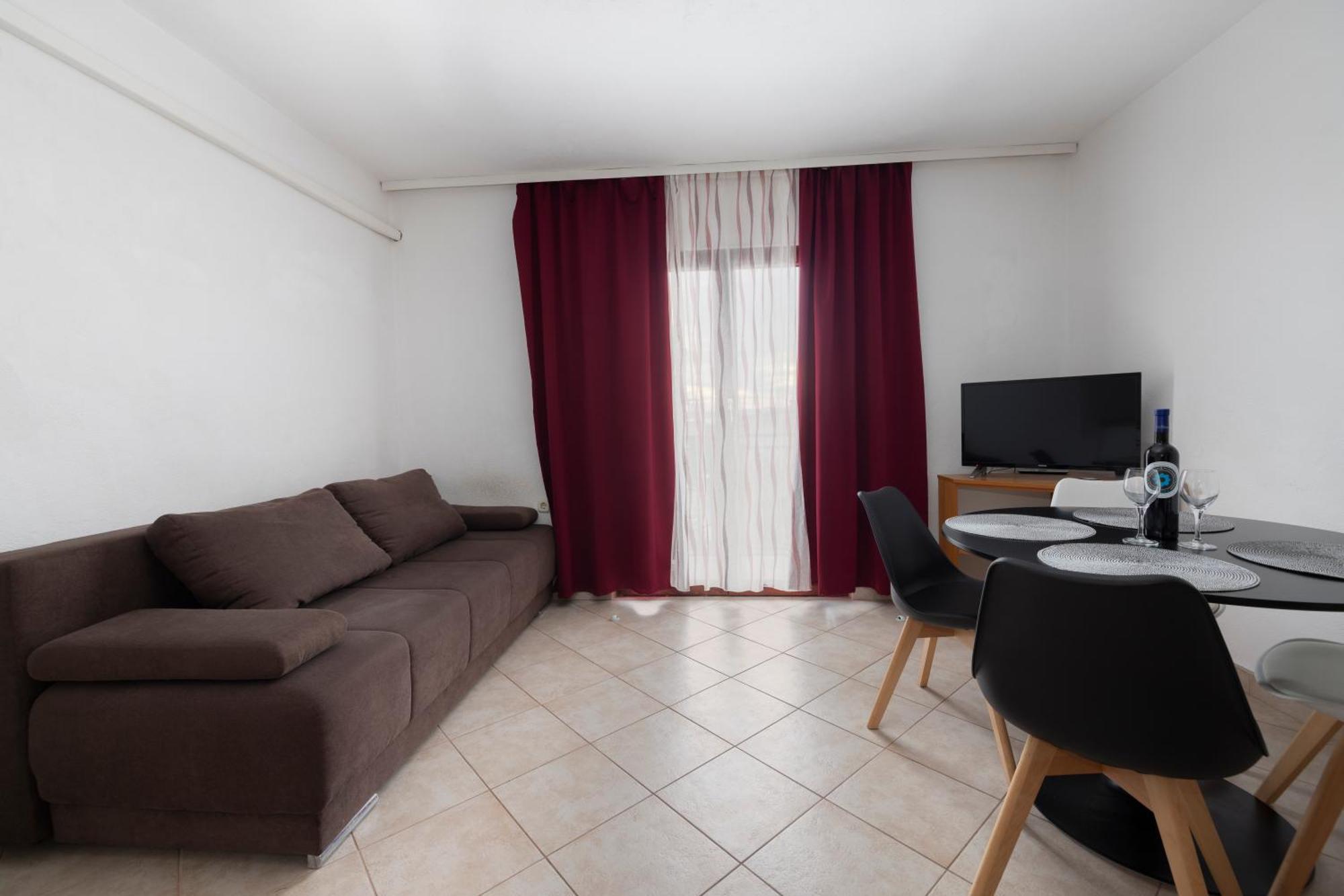 Apartments Family Roso Promajna Exterior photo