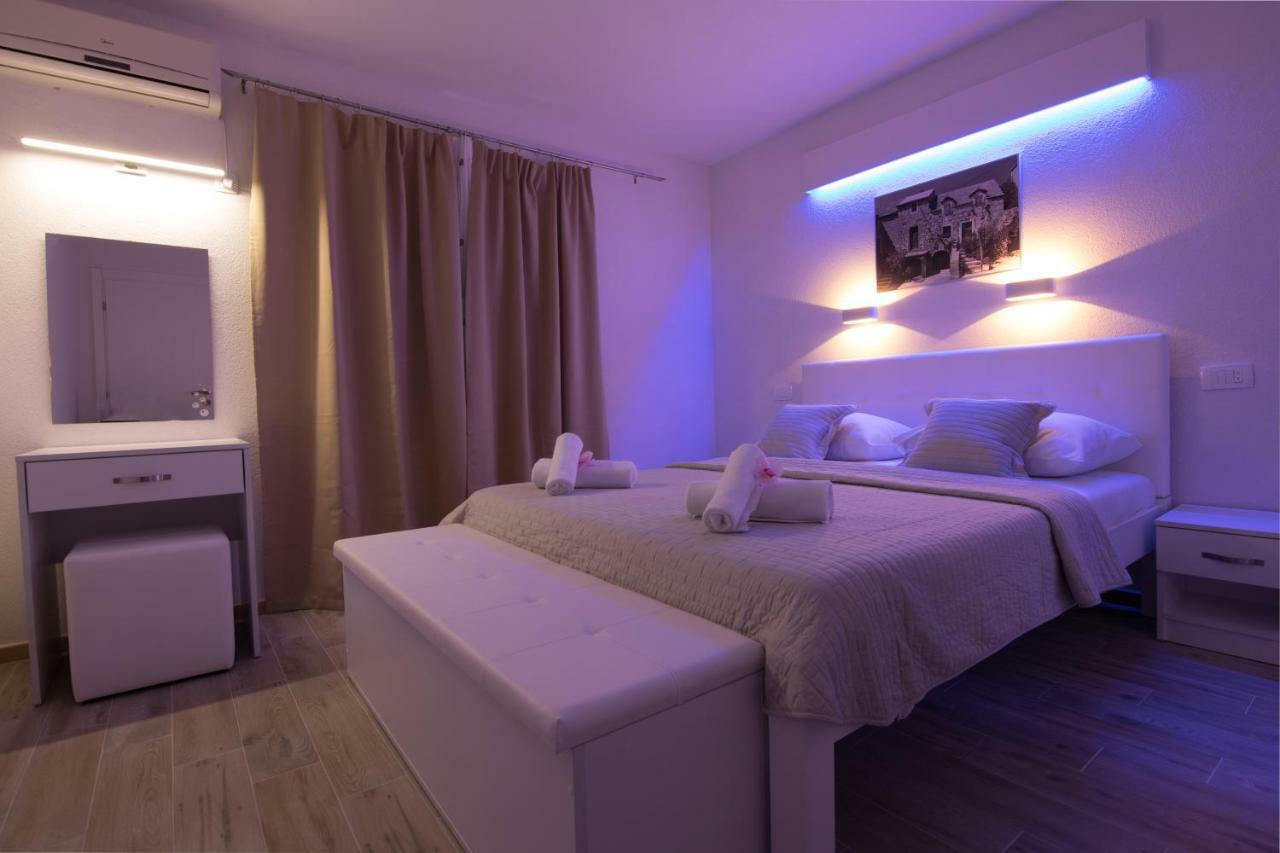 Apartments Family Roso Promajna Exterior photo