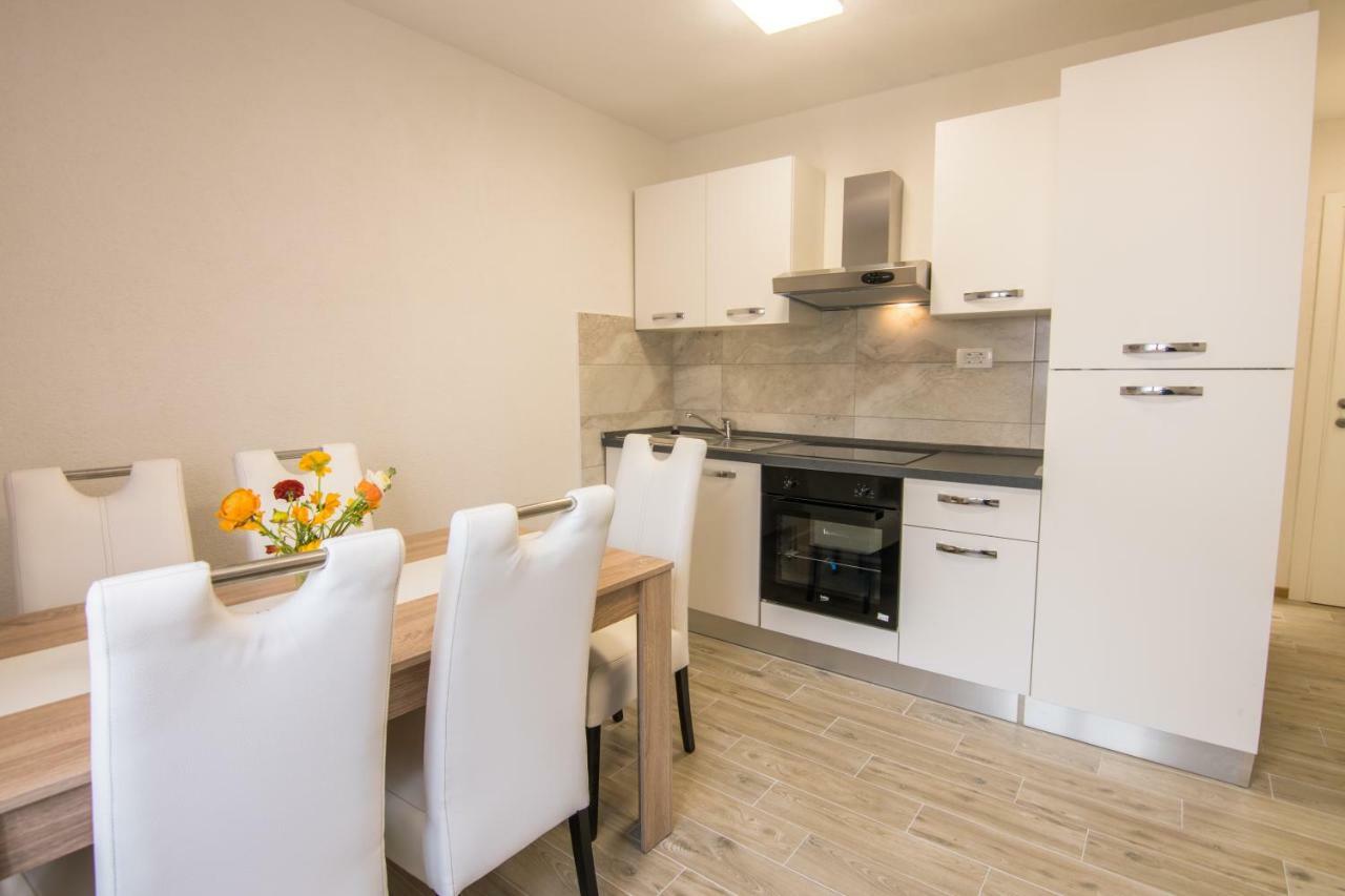 Apartments Family Roso Promajna Exterior photo