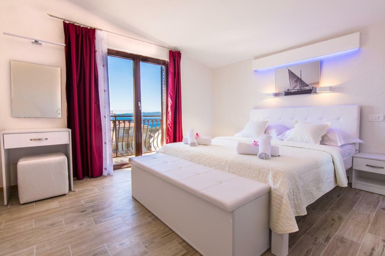 Apartments Family Roso Promajna Exterior photo